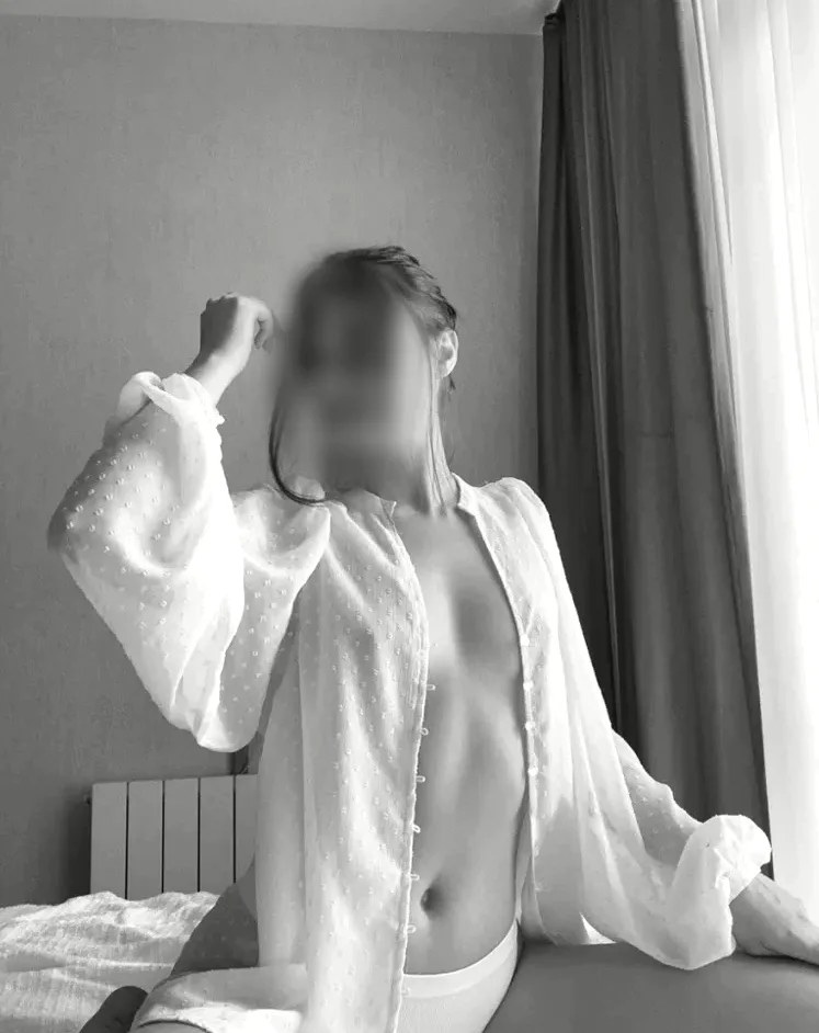 Agata, 25