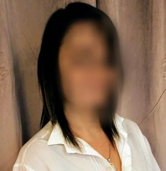 Amara, 32