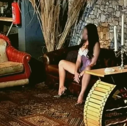Ayesha, 39