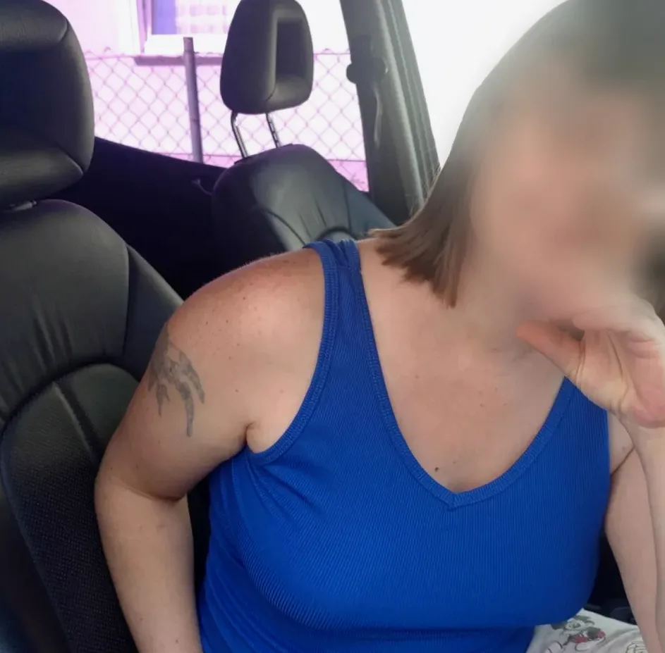 Ella, 39