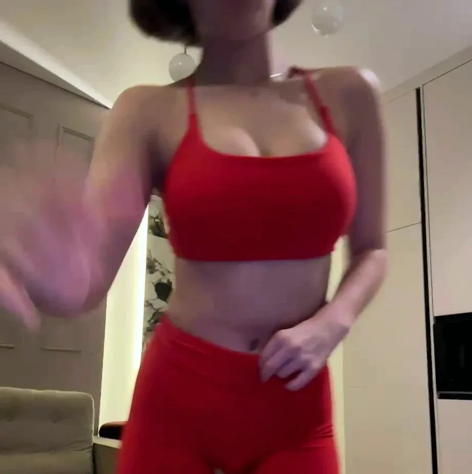 Emily, 18