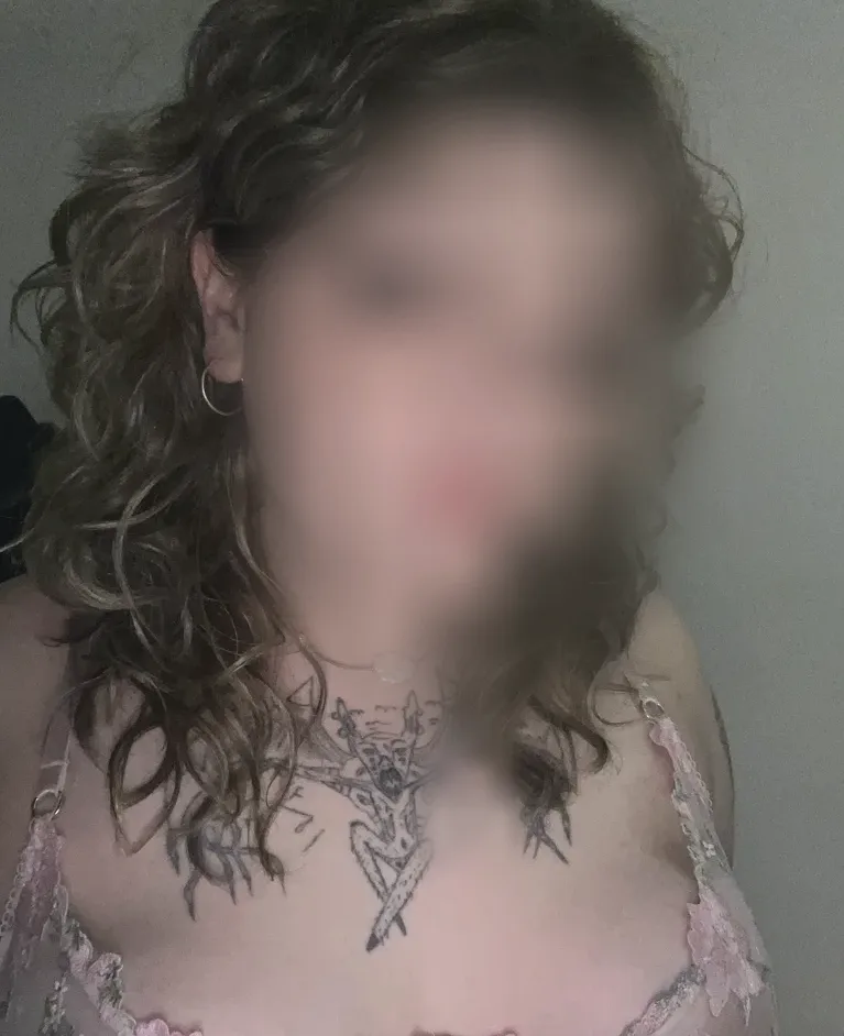 Mhairi, 20