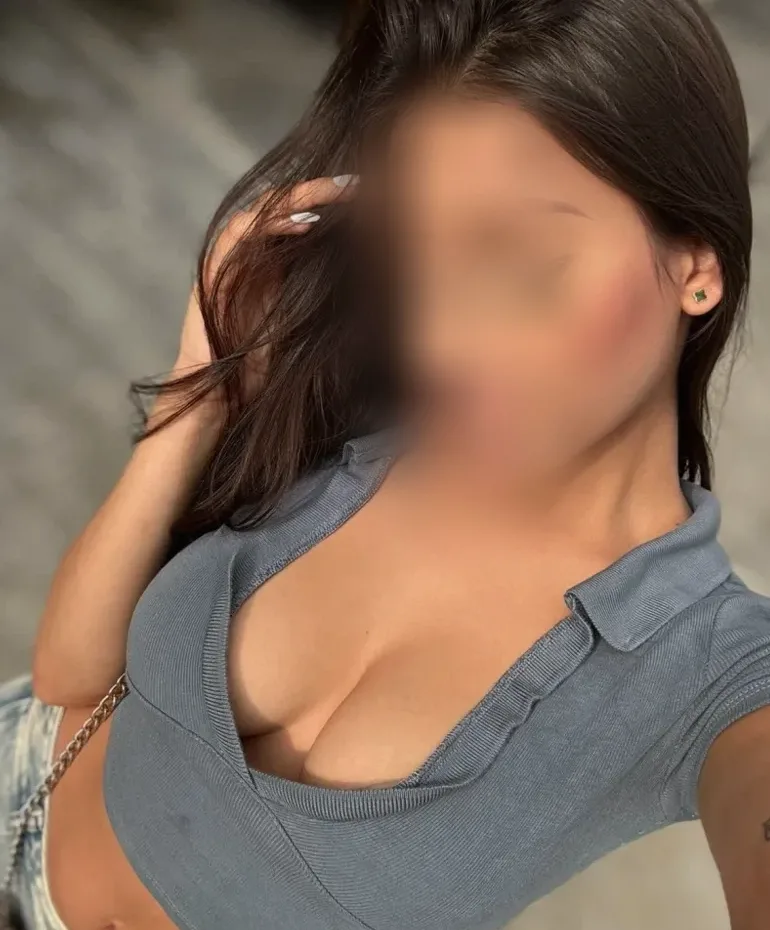 Rebecca, 21